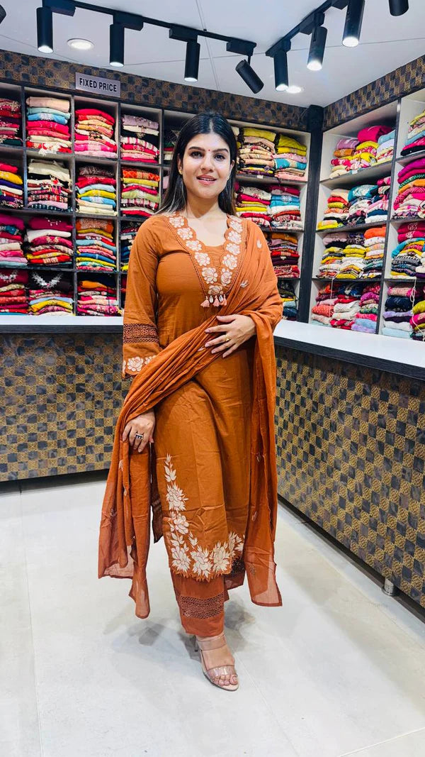 Elegant Embroidered Suit Set with Cutwork and Complete Cotton Linning